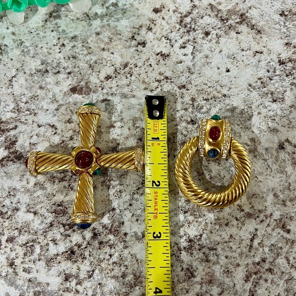 Givenchy vintage brooch and single earring - Picture 11 of 11